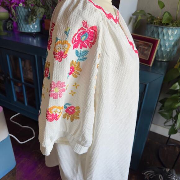 White Floral Sleeve V-Neck Blouse - Size 2XL - Picture 6 of 6